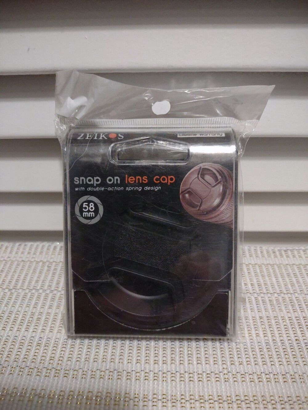 Zeikos 58mm Plastic Snap-On Camera Lens Cap Black Double-action spring design